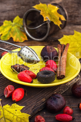 Autumn rose hips tea