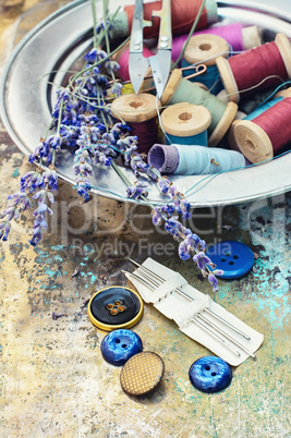 Composition of the threads and lavender