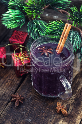 Mulled wine and Christmas tree.