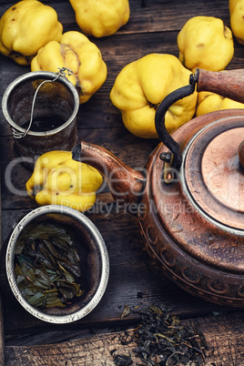 Tea with fresh quince