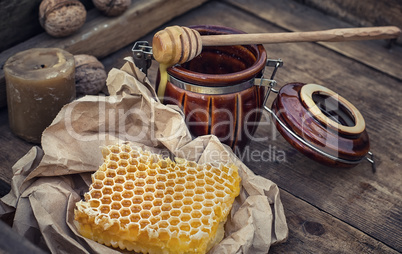 Still life with honeycombs