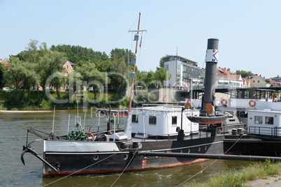 Raddampfer in Regensburg