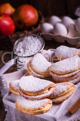 fruity apple cinnamon mostbiscuits