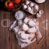 fruity apple cinnamon mostbiscuits