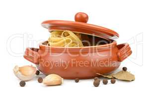 Spaghetti in a clay pot