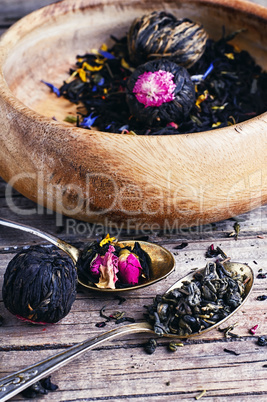 Varieties of loose leaf tea