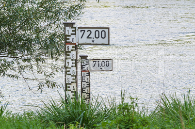 Wasserpegelanzeige in der Ruhr     Water level indicator in the
