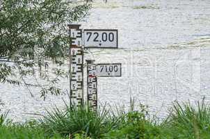 Wasserpegelanzeige in der Ruhr     Water level indicator in the