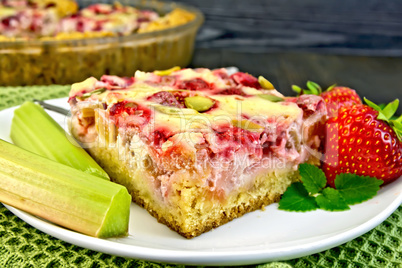 Pie strawberry-rhubarb with sour cream on board