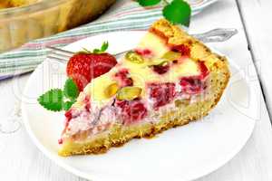 Pie strawberry-rhubarb with sour cream on light board