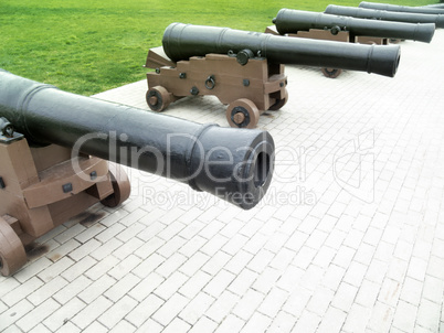 The old cannons, stands in the walking park