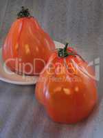 Tomatoes Bullish heart red