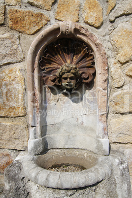 Decorative drinking fountain