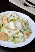 Zucchini salad with chicken