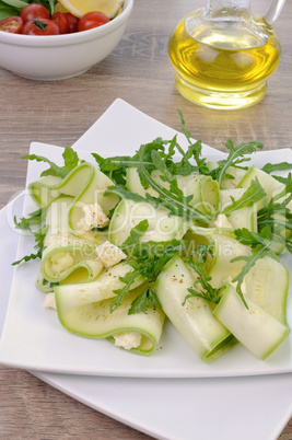 Zucchini salad with arugula and feta