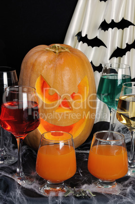 Drinks on the table in honor of Halloween
