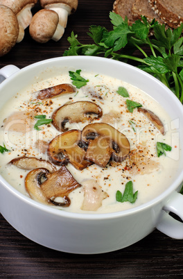 creamy soup pureed mushrooms and chicken