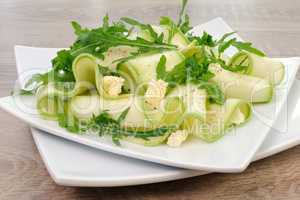 Zucchini salad with arugula and feta