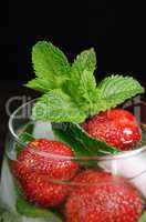 drink strawberry and mint