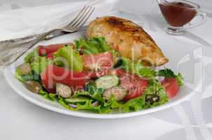Garnished with vegetables with chicken schnitzel