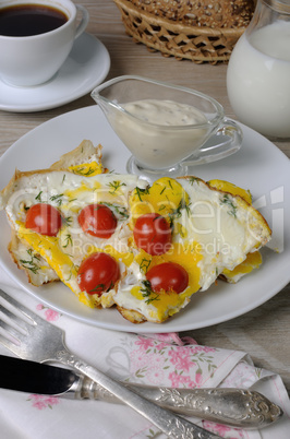 Scrambled eggs with tomatoes