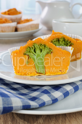 Pumpkin muffin with broccoli