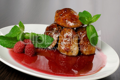 Chicken liver with raspberry sauce