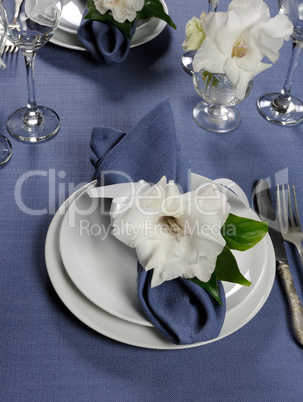 Napkin decorated with flower