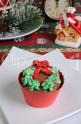 muffins in the form of a Christmas wreath