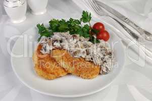 Potato patties with mushrooms (zrazy)