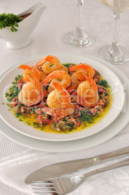 Grilled shrimp with tomatoes, garlic and herbs