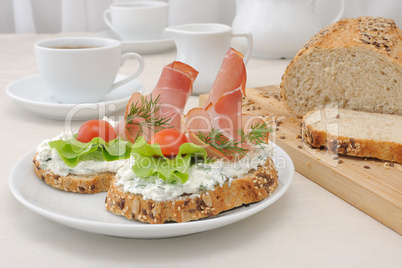 Appetizer with ham and ricotta
