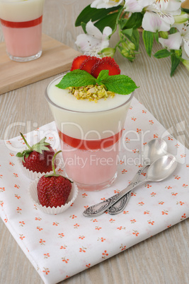 Strawberry yogurt dessert with pistachios
