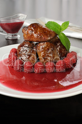 Chicken liver with raspberry sauce