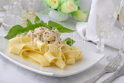 Italian pasta - Pappardelle with chicken fillet in a creamy sauc