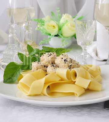 Italian pasta - Pappardelle with chicken fillet in a creamy sauc