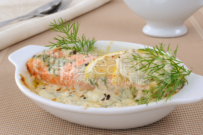 Salmon with cream and lemon sauce