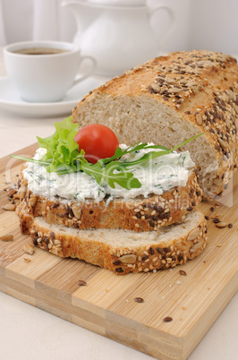 Sandwich with ricotta