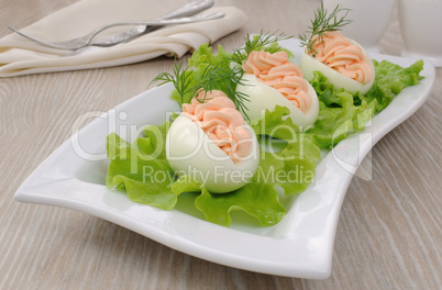 Eggs stuffed with salmon pate