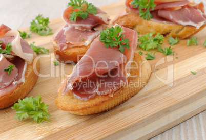 French toast with ham-cured