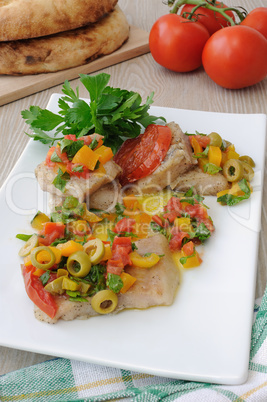 Sliced ??fish with vegetables
