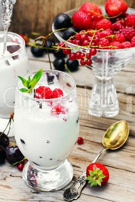 Ice cream with berries and mint