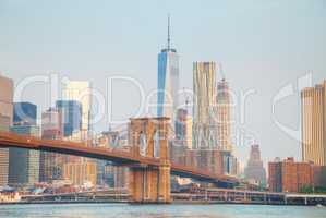 Lower Manhattan cityscape with the Brooklyn bridge