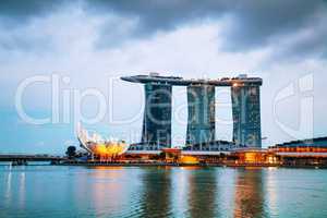 Overview of the marina bay with Marina Bay Sands in Singapore