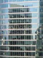 Glasfassade an einem Bürogebäude