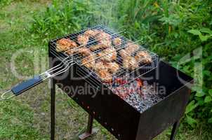 Cooking chicken on the grill