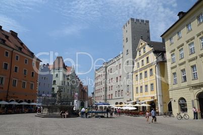 Goldenes Kreuz am Haidplatz in Regensburg