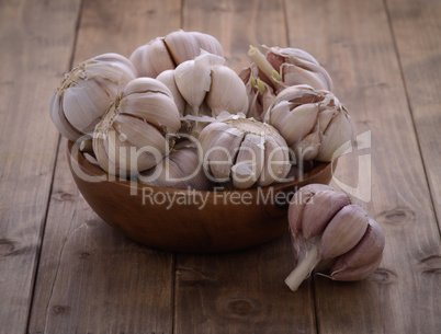 garlic in a wooden bowl