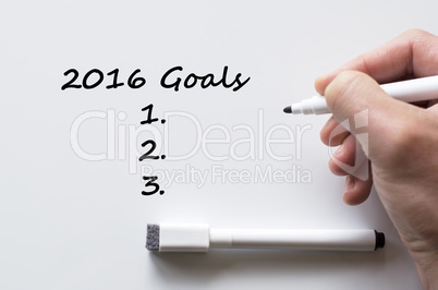 2016 goals written on whiteboard