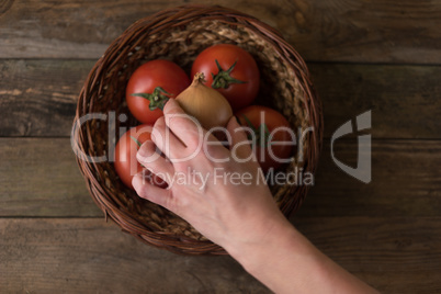 tomatoes on wooden table ddd
